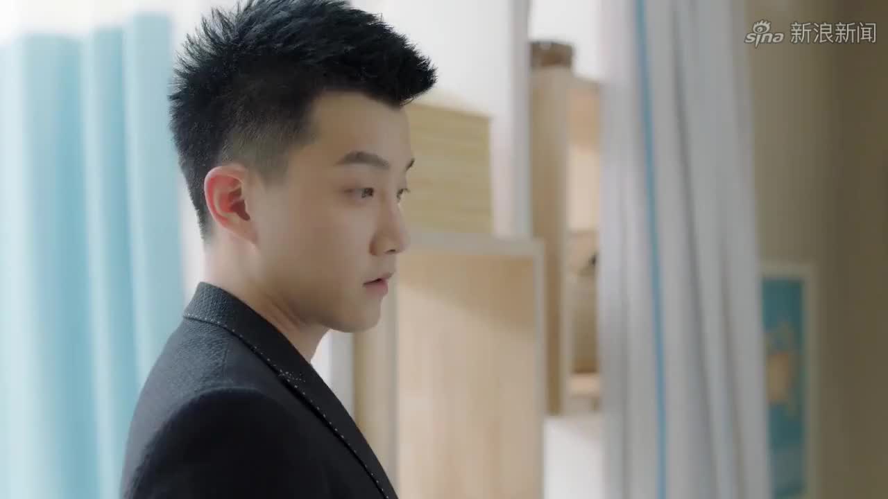 齐景浩对颜晓希产生好感