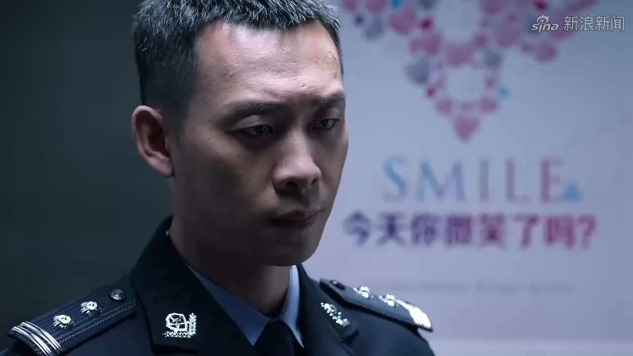 刑警使命:老头捡了袋垃圾,下秒被警察追着跑,打开一看傻眼了