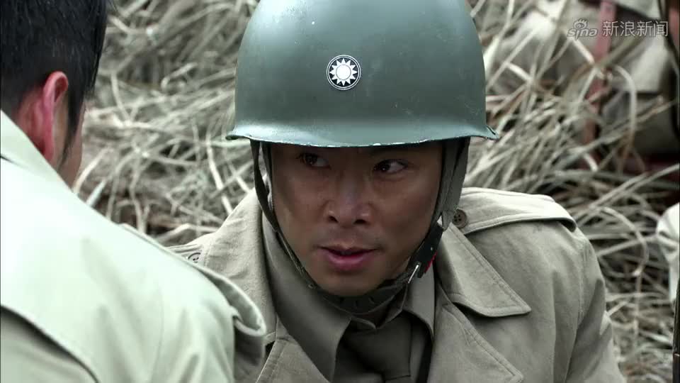 中华之剑:暴徒以为出境了,不想算错距离,走两步就立即被一枪崩