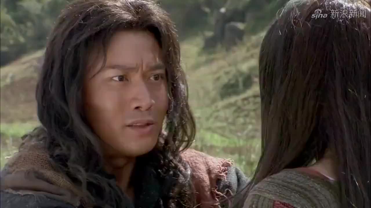 美女被野人抢去繁衍后代,偷跑下山竟是要跟以前的老公一刀两断