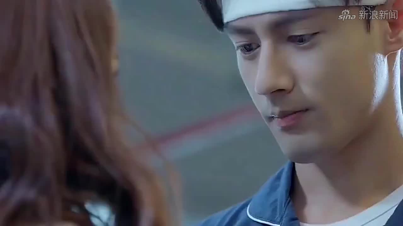 为了得到时小念的原谅宫欧居然放下身份做出如此低微的事情!