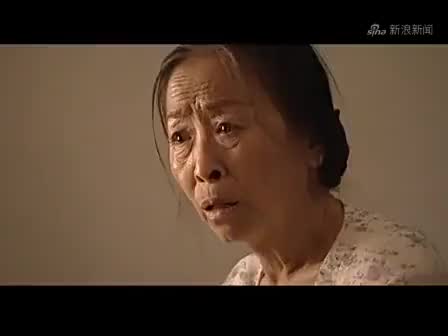 我的丑娘:小旭成甩手掌柜,丑娘边洗衣边吃馒头和冷菜,好凄凉