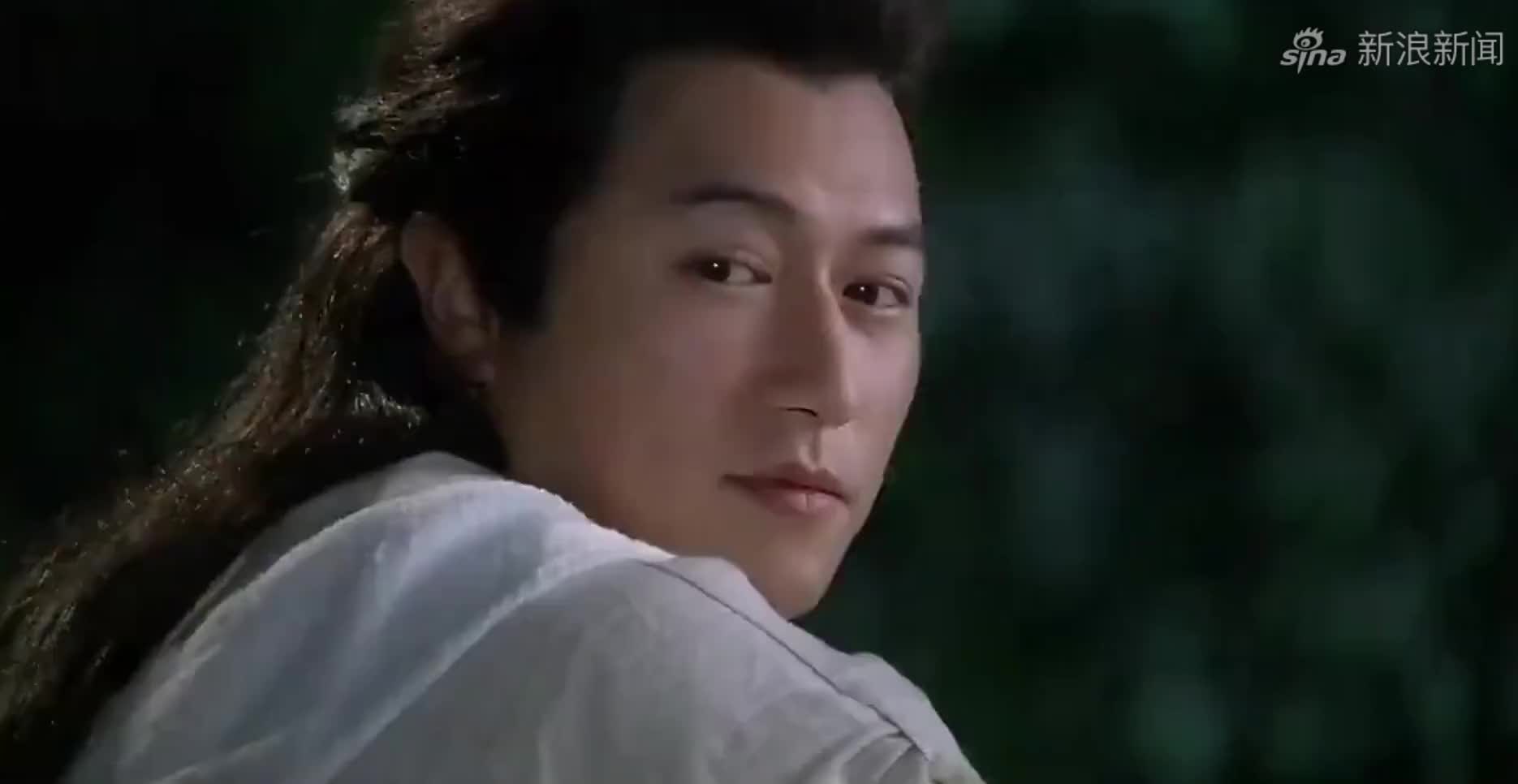 男子被魔女的绝情魔刀刺中,魔女乘胜追击,佛祖半路显灵吓跑魔女