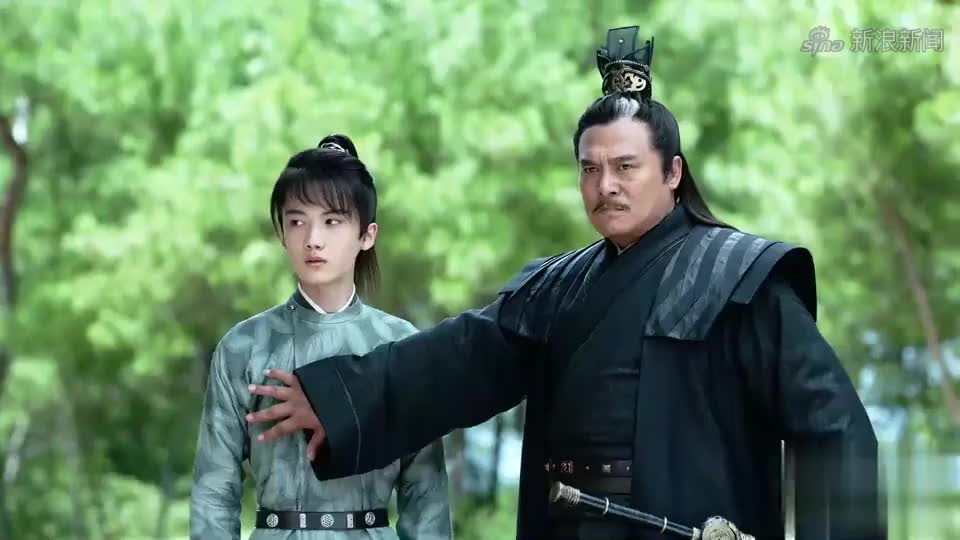 山河令:高崇带成岭祭拜,让成岭继承张家,太暖了!