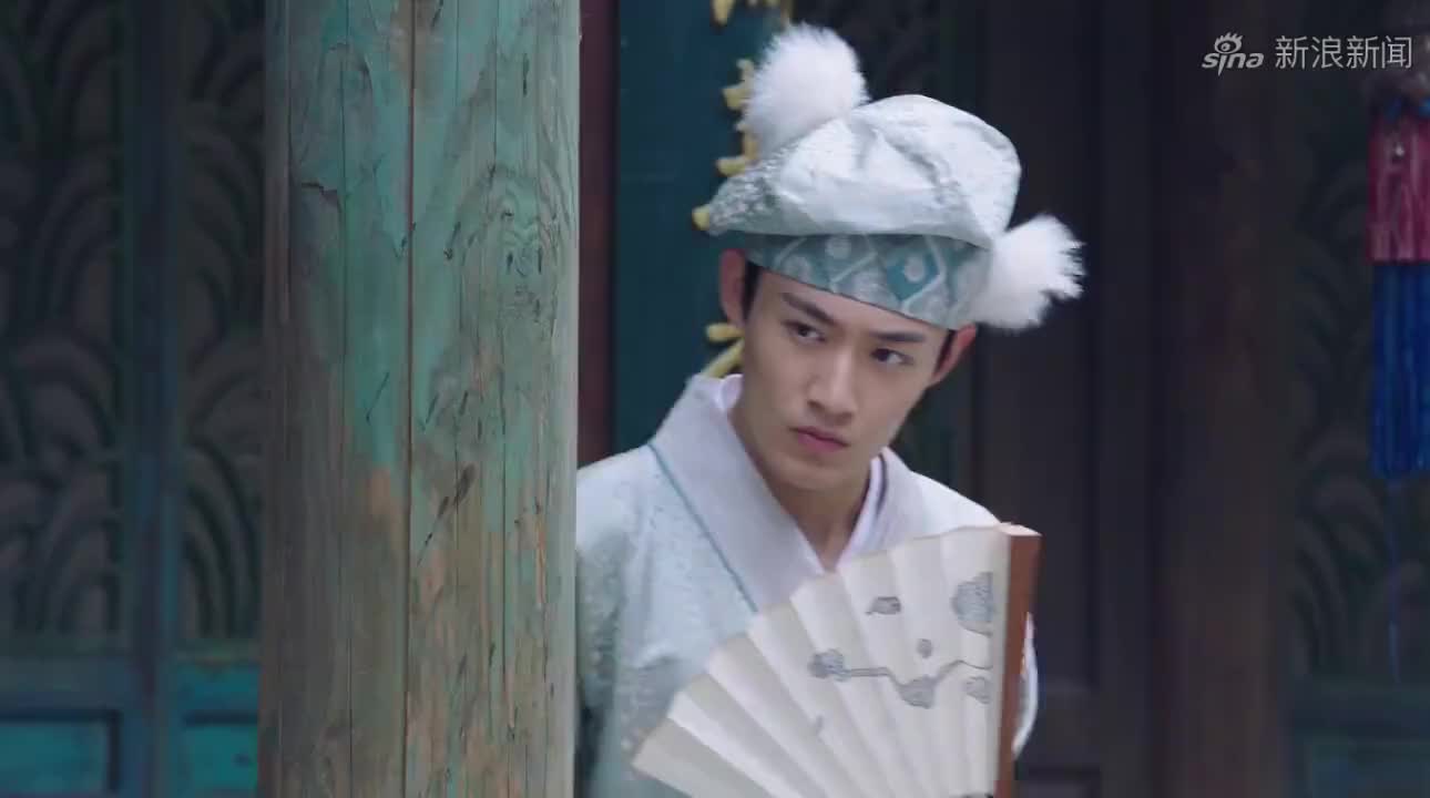 我的皇帝陛下:菲菲被撞发现白无尘和楚胜男跟踪