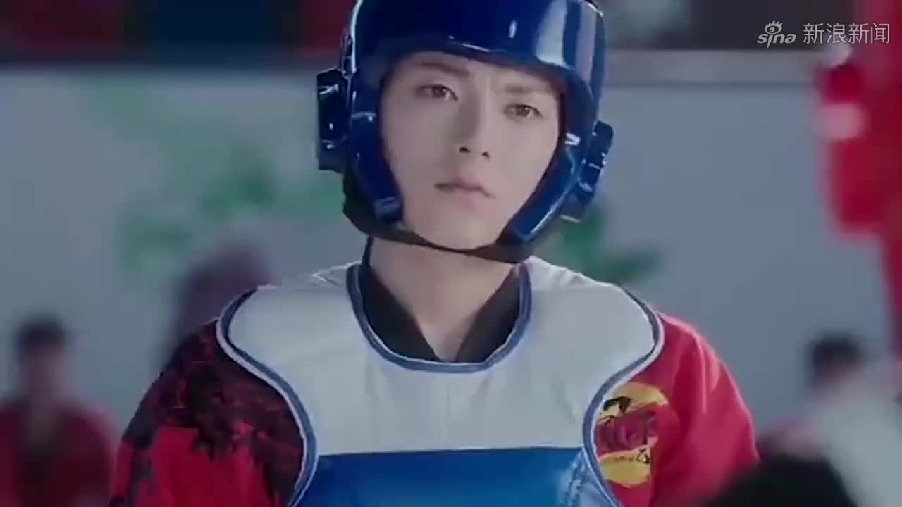 为缓解廷皓和长安的冲突,百草同时进行两人的训练,累到虚脱