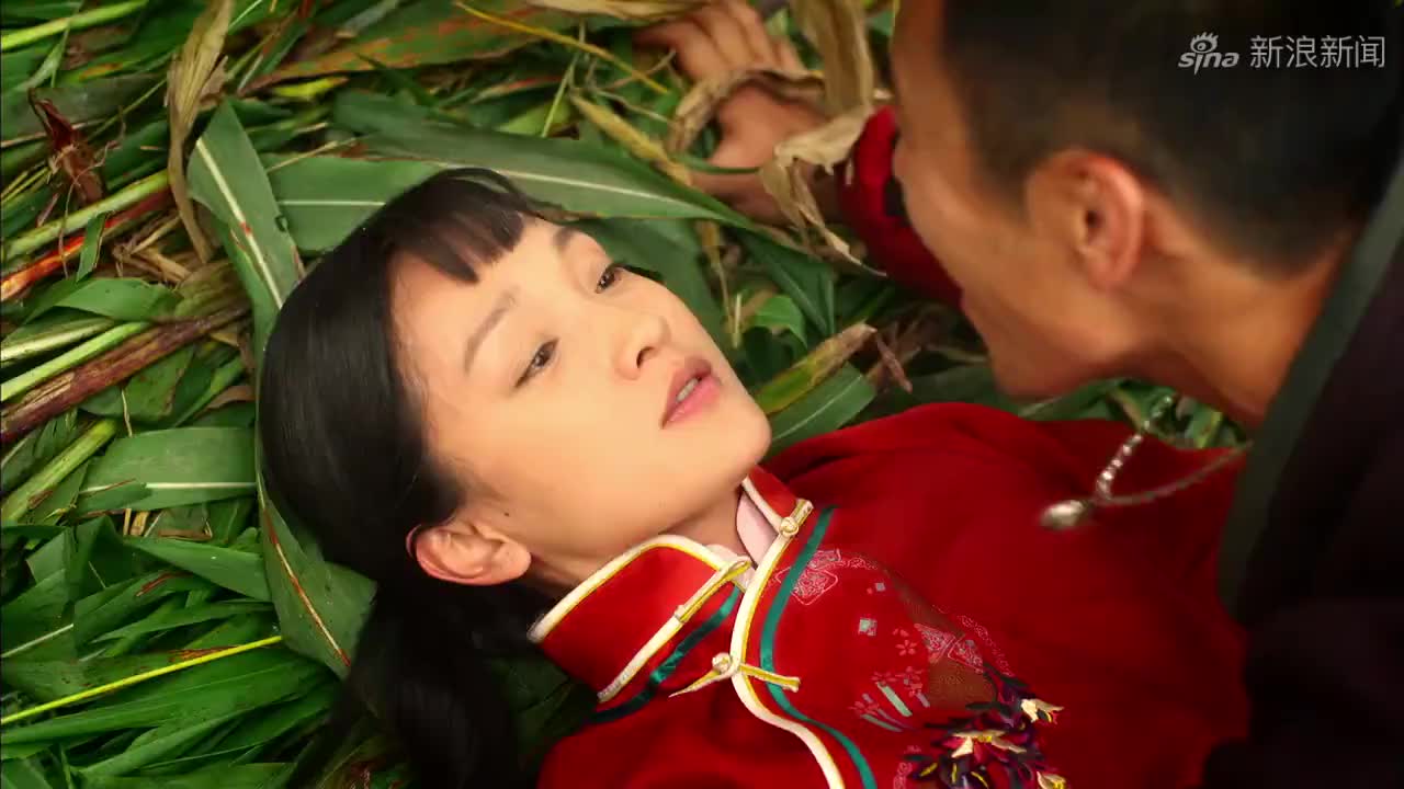 红高粱结局:九儿把高粱酒全洒了,引日本鬼子进高粱地,同归于尽