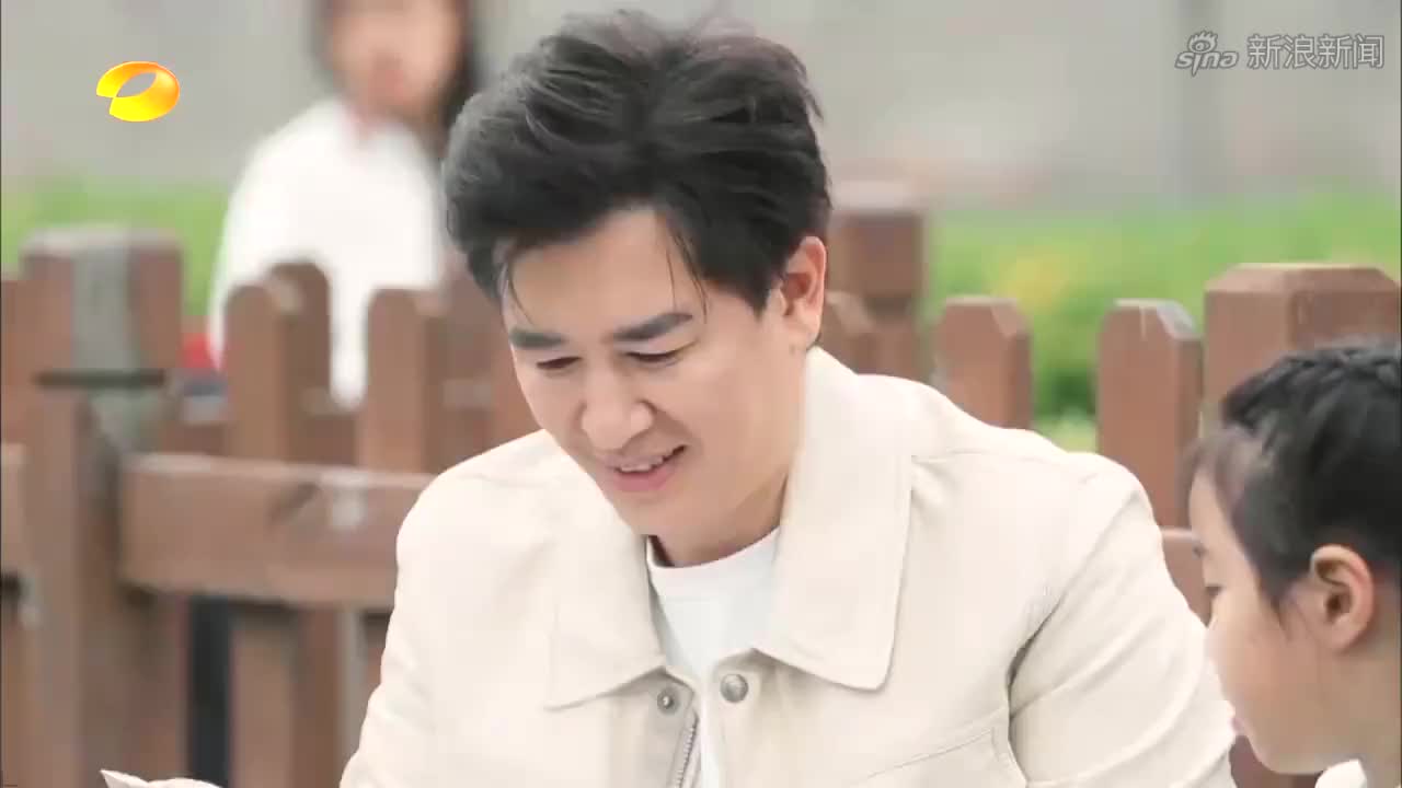 和崔伟分手了?黄奕自曝现在没人追,谈恋爱是自己害怕的领域