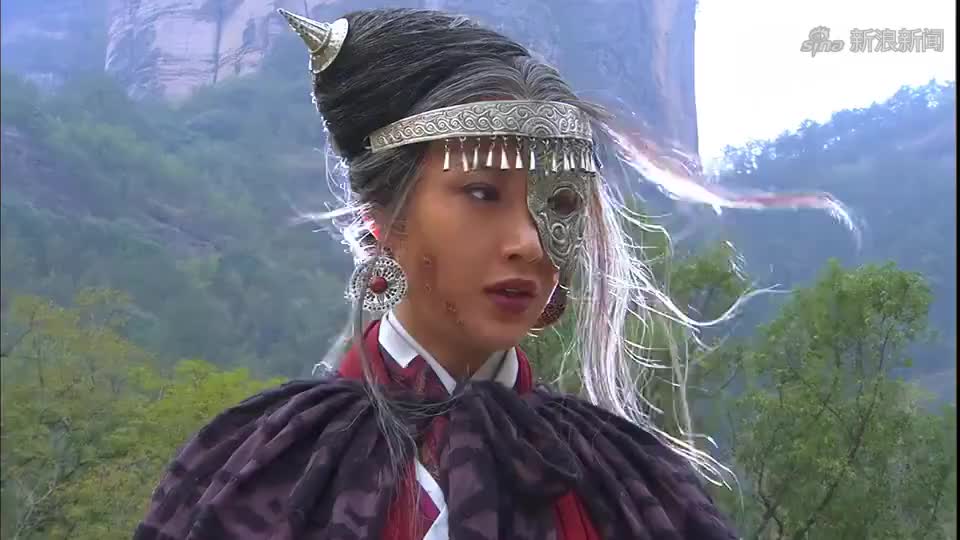 碧血剑:何红药要对青青下手,铁手不同意,认为袁承志武功太强