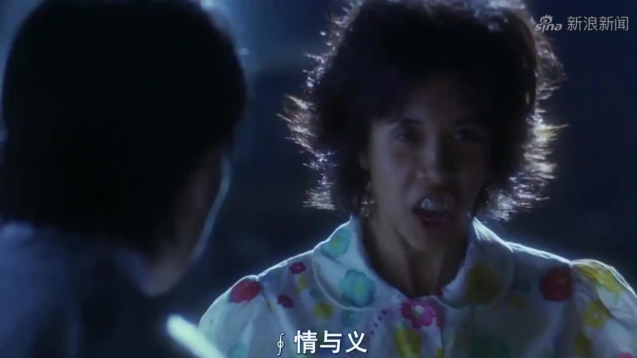 双刀火鸡果然名不虚传,为救食神仗义出手,力劈木桌吓跑基哥!