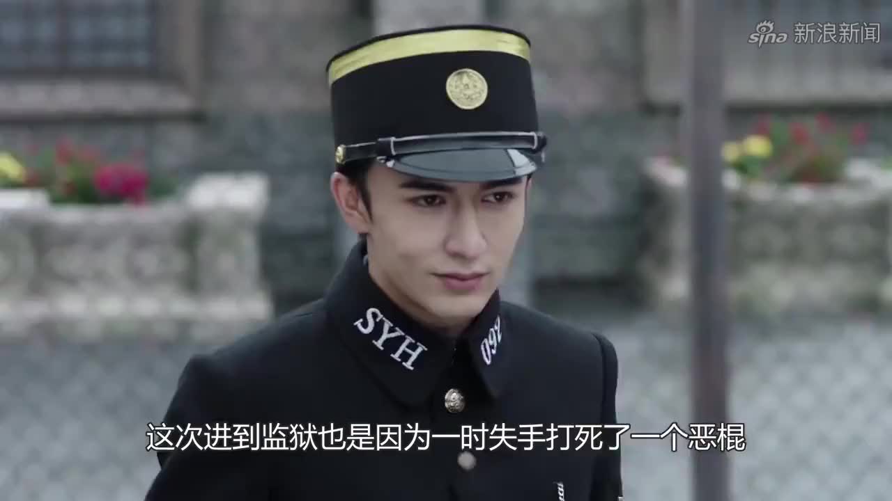 女子变成了猫女,身体能像猫一样柔软,轻松穿过监狱门越狱!