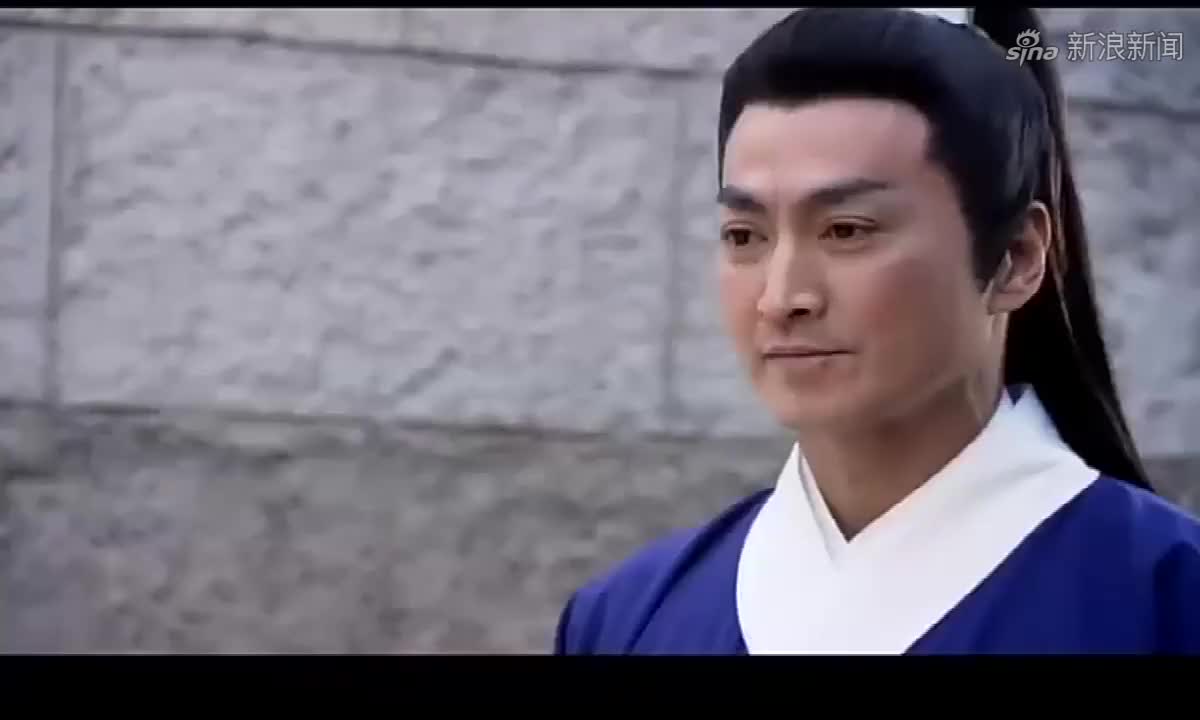 美女竟要和小侠坐一起,帅哥生气了,不料小侠艾虎是女人