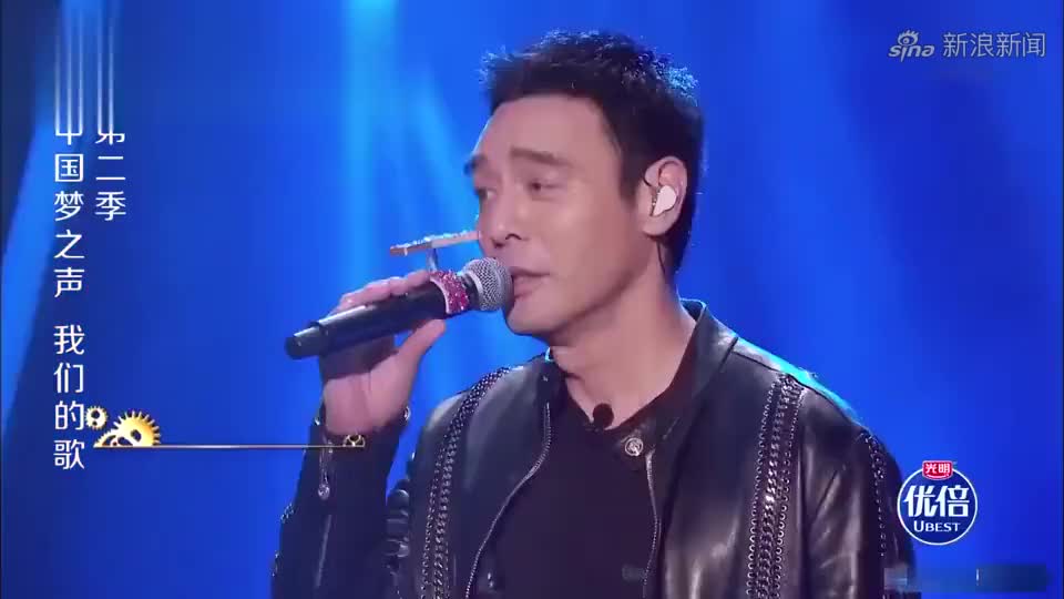 这是什么神仙组合!钟镇涛《光辉岁月》实力开口跪,不愧是前辈!