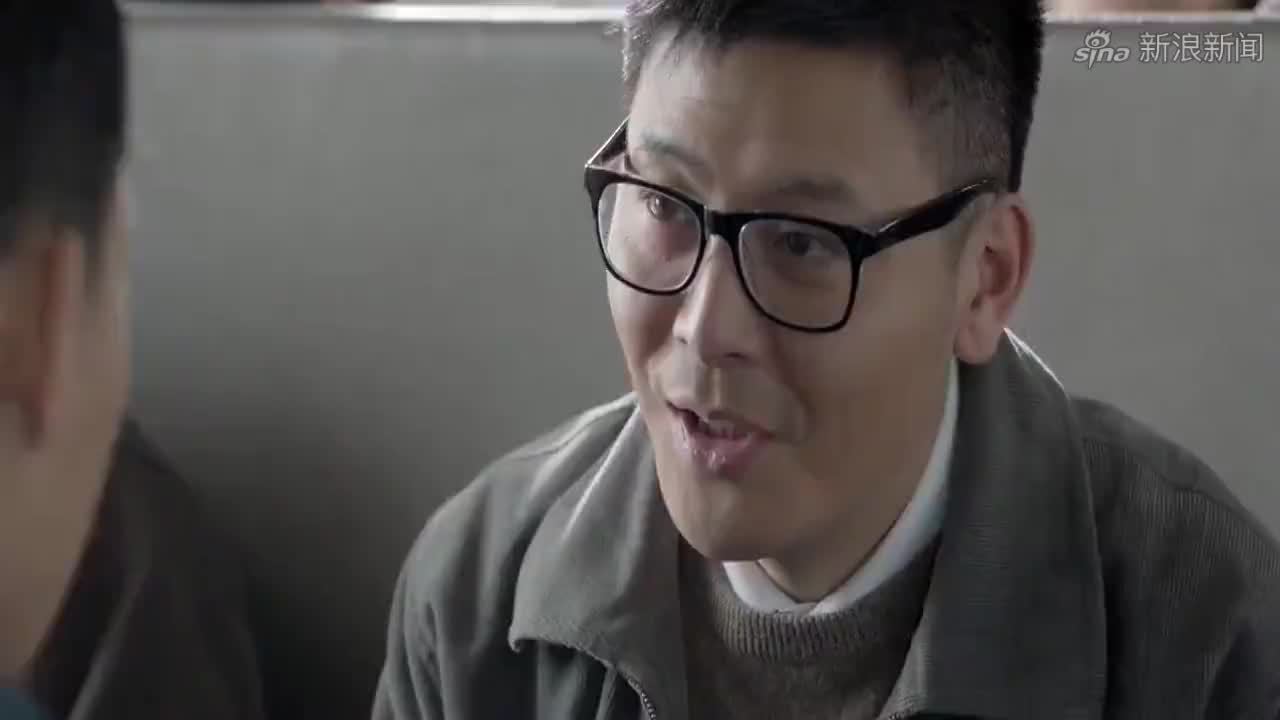 《鸡毛飞上天》玉珠嫌胖婶她家的鸡乱跑,生气炖了,还送她一碗