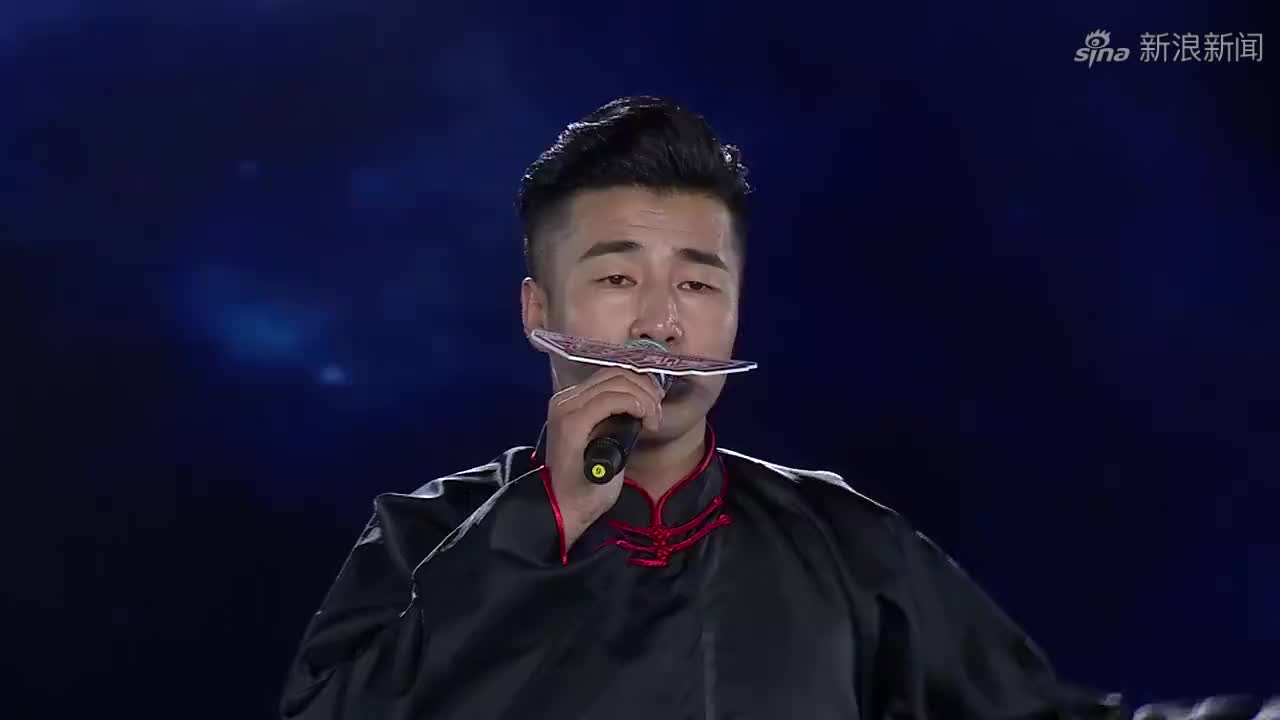 危险真情:男子给老婆说加班,没想到加班是对美女说我爱你!