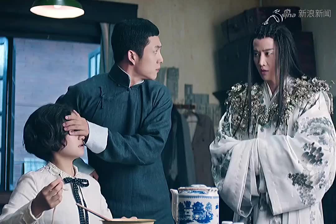 《琉璃》花絮:初遇夫妇幼稚抢零食,璇玑要去求亲啦