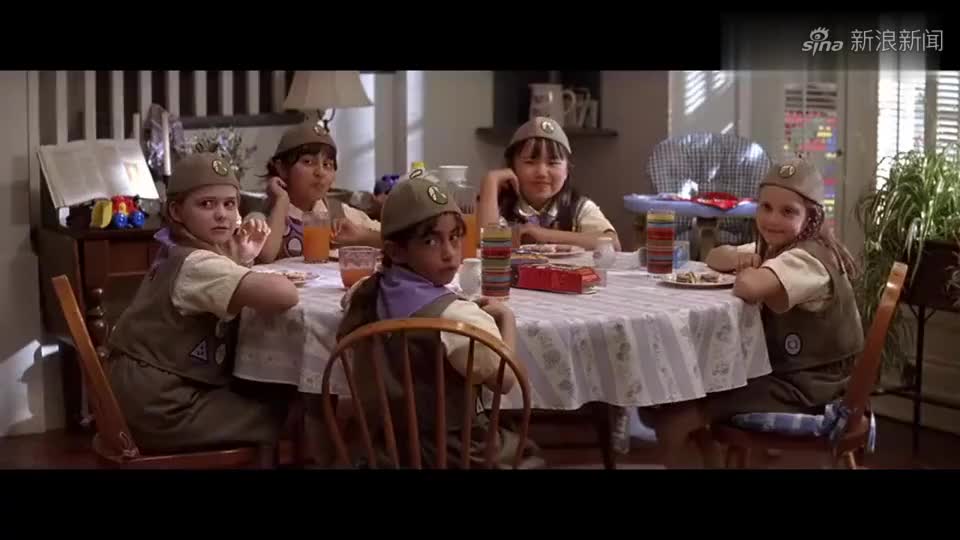 神勇奶爸:小女孩叫朋友们来家中扮演军队,奶爸暖心训话