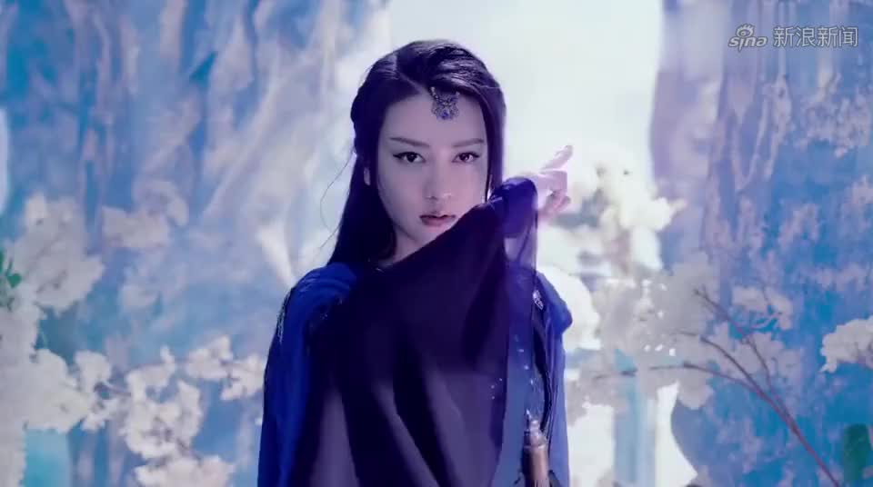 幻城:月神去找皇柝,见他身边美人环绕,顿时醋意大发