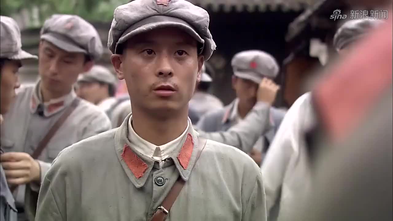 立青与老同学聊天下,哪知立青太能扯,老同学都无语了