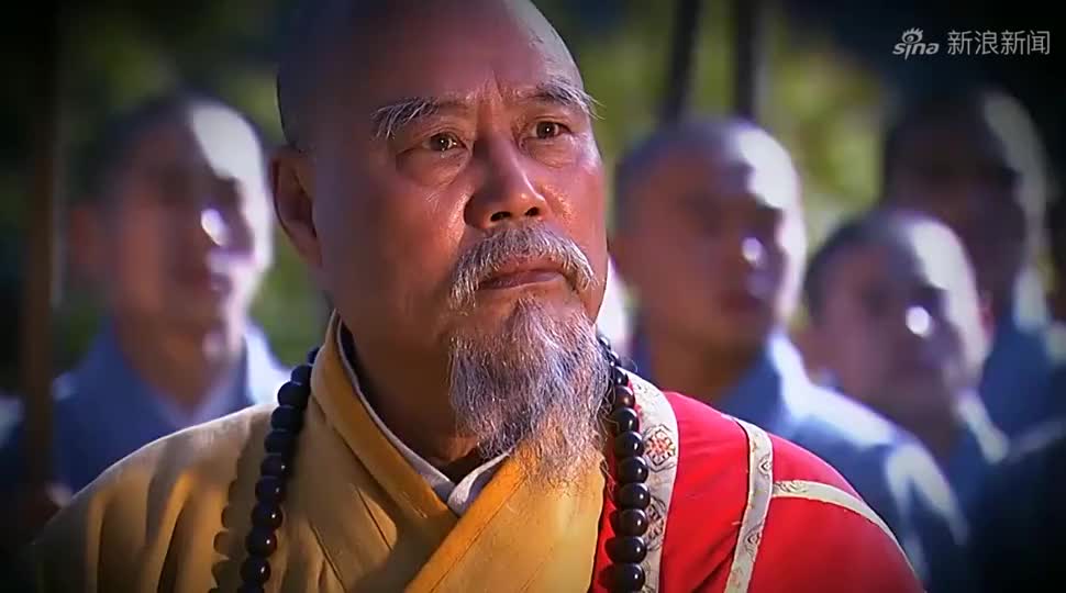此人武功深不可测,一人对战众多少林高僧,不愧为张三丰的师父
