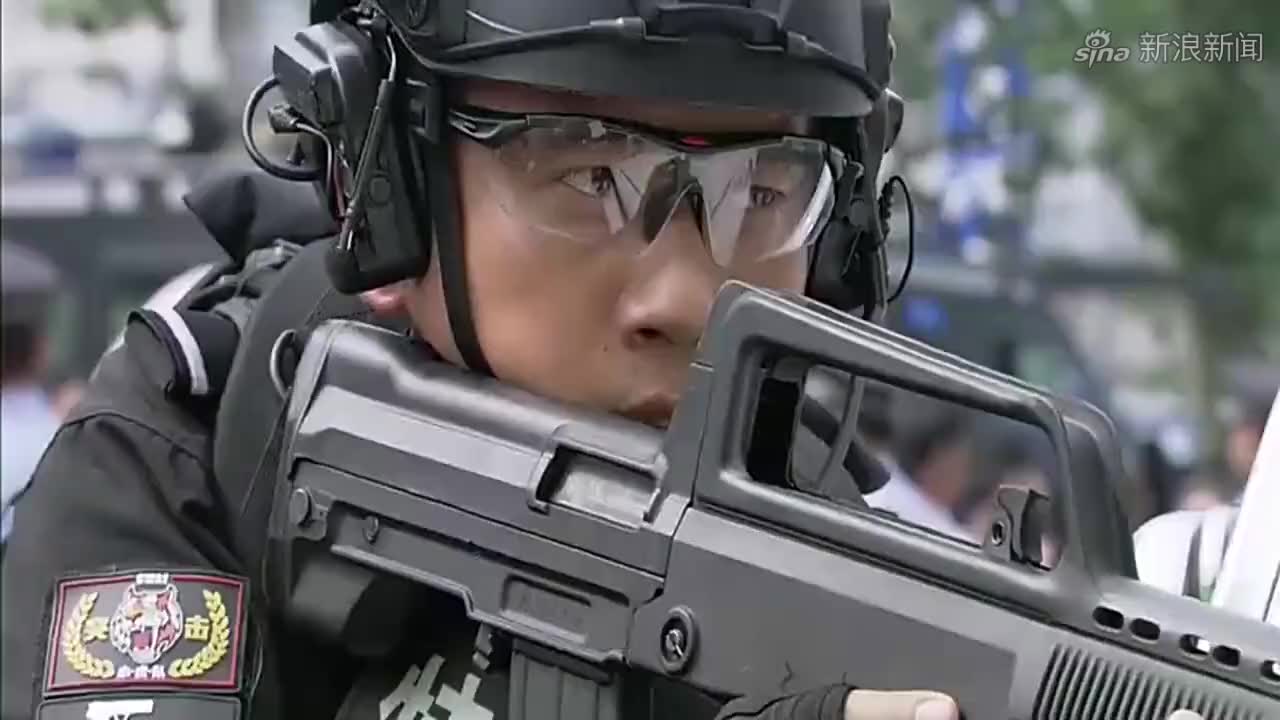 狙击手麦克:专打粉丝脸!说我不敢玩雨林?今天就要1v99!