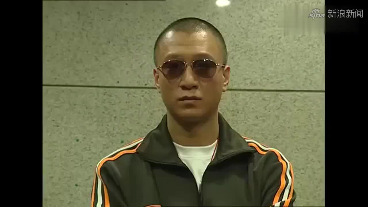落地请开手机10:老大女人对卧底暗生情愫,临走留牙压印宣示主权