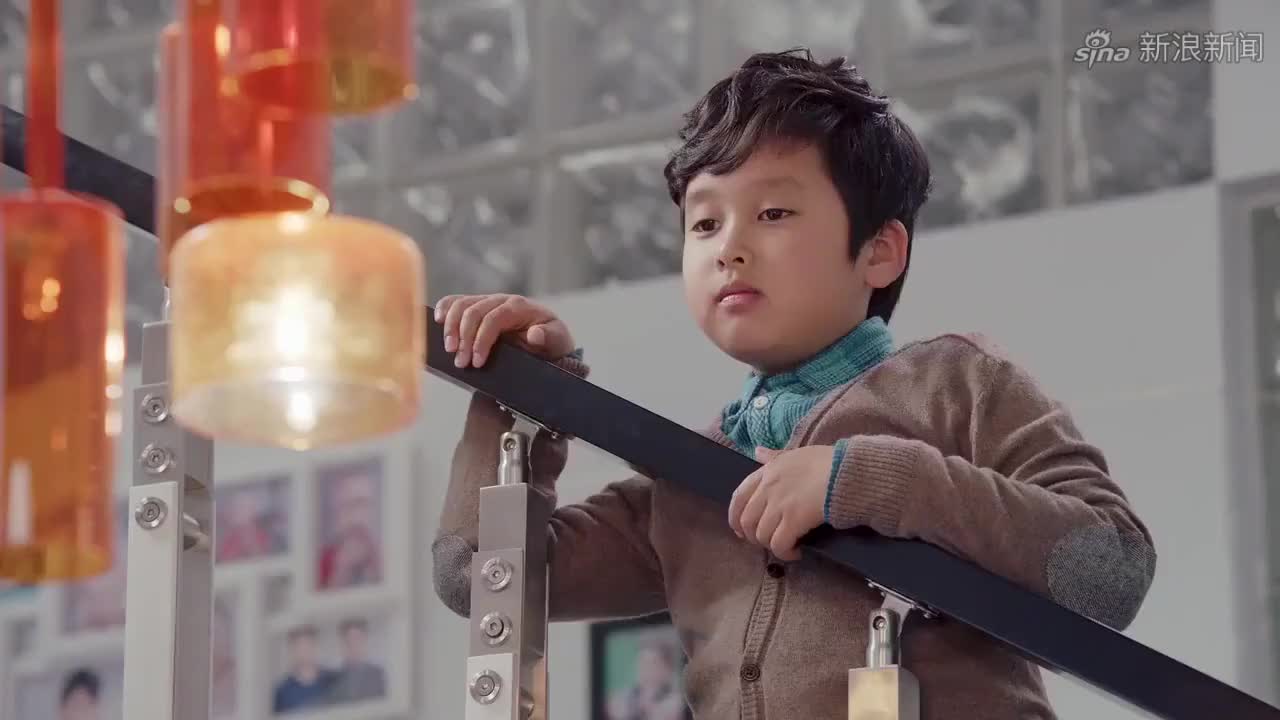 熊爸熊孩子:毛小春没谁了,竟闻起了儿子的尿不湿的,李有为无语