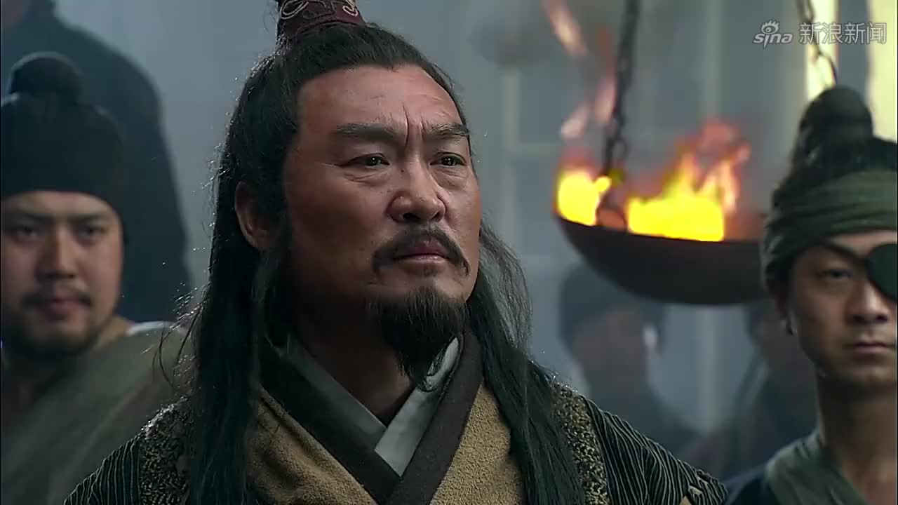 楚汉传奇:项梁去了剑铺,他说替项羽来遣散大家,龙且要反秦复楚