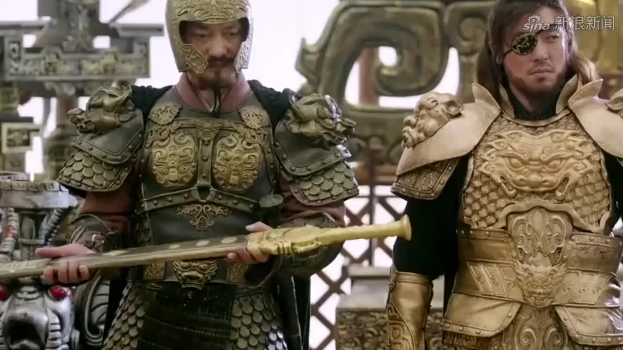 武神赵子龙:得倚天青釭者得天下,曹操喜得两柄宝剑,跟众臣显摆