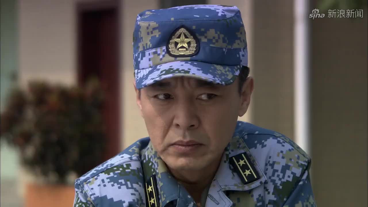 火蓝刀锋队长找小鱼训话,怎料小鱼三两句,就把队长说动了