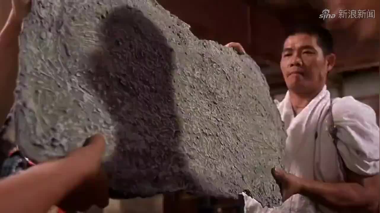 不愧是日本第一高手,藤田刚竟能徒手拍钢钉,这横练的功夫厉害了