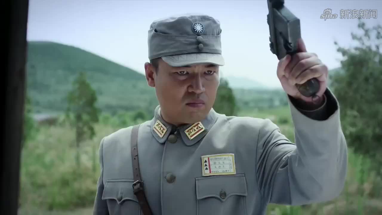 铁血将军:这么好心给干爹洗脚,我看这小伙不简单