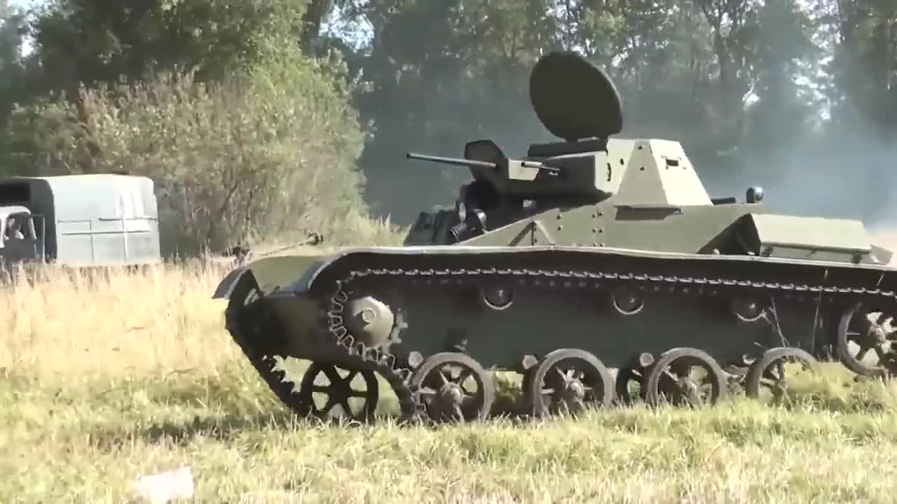 俄罗斯军事节上登场的t60和t70轻型坦克