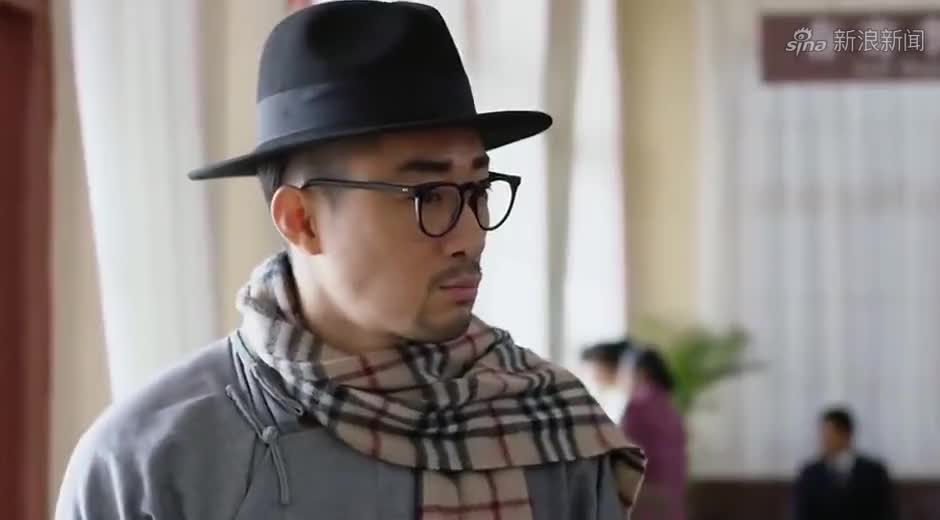 风云年代:梦祥一回头发现施洋不见了,施洋躲在柱子后边哭