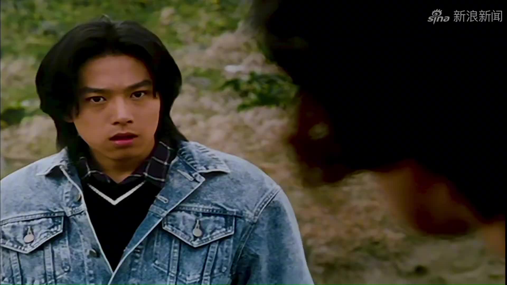 爸爸用废旧轮胎,做5米多巨型奥特曼为儿子庆生