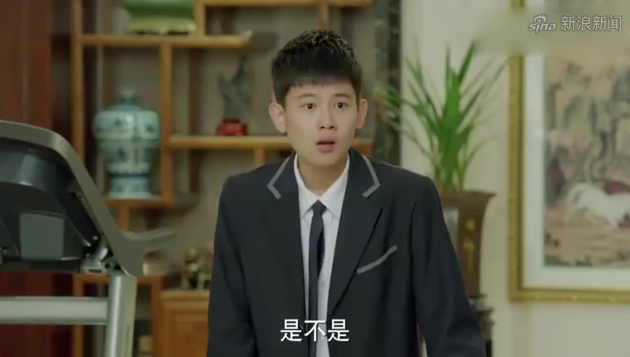 张小宇竟喝朵朵喝过的牛奶,小宇:没事,咱俩爸妈都订娃娃亲了