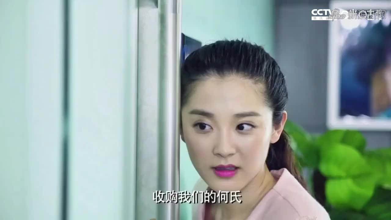 黑心老板在村里建不了厂房,怒要铲麦苗,乡亲们全拿家伙着对峙!
