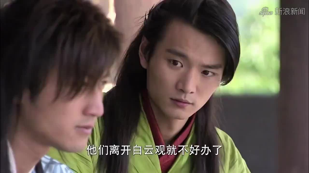 王巅杀了一个善良的僧人,呼延大藏大怒,跟他斗了起来!