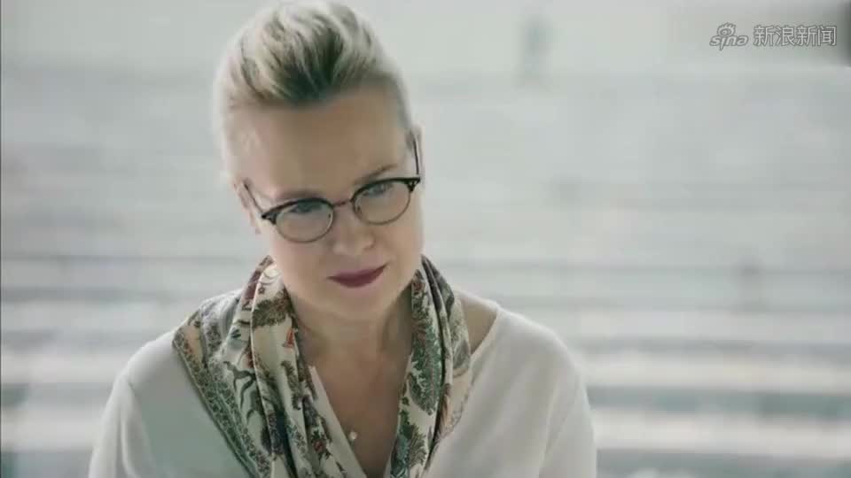 艾薇帮学生改善口吃,不料家长是富豪,帮她工资翻倍