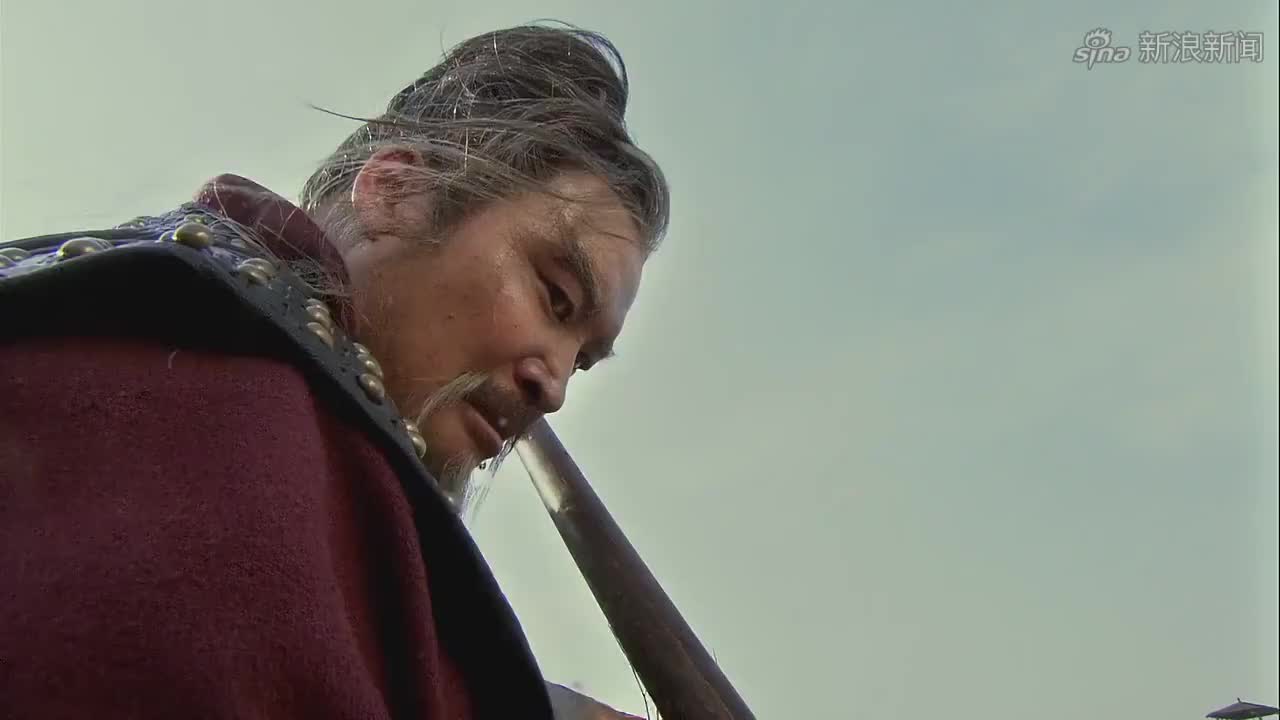 新水浒传:呼延灼见识到慕容狗官的险恶用心,怒杀官兵出气!