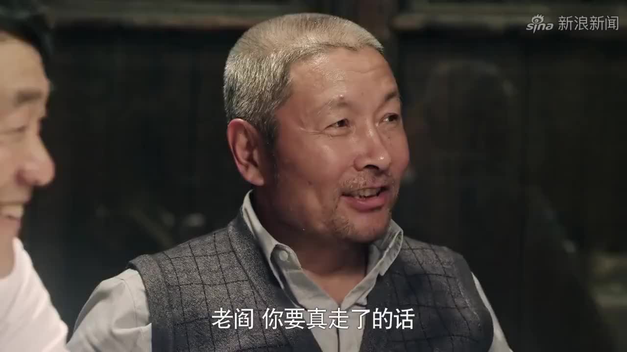 情满四合院:二大爷被停职,许大茂趁机上位,这下傻柱惨了