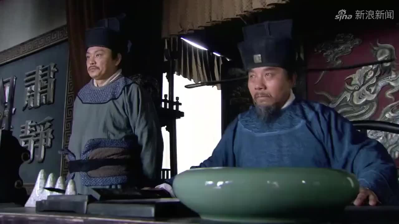 双生花:俊飞终于找到杀白胜真凶,磊哥气的提刀就要砍他,太虎了