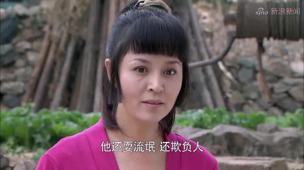 樱桃红之袖珍妈妈:何倩遇二傻子,带孩子躲在树下,她会被发现吗