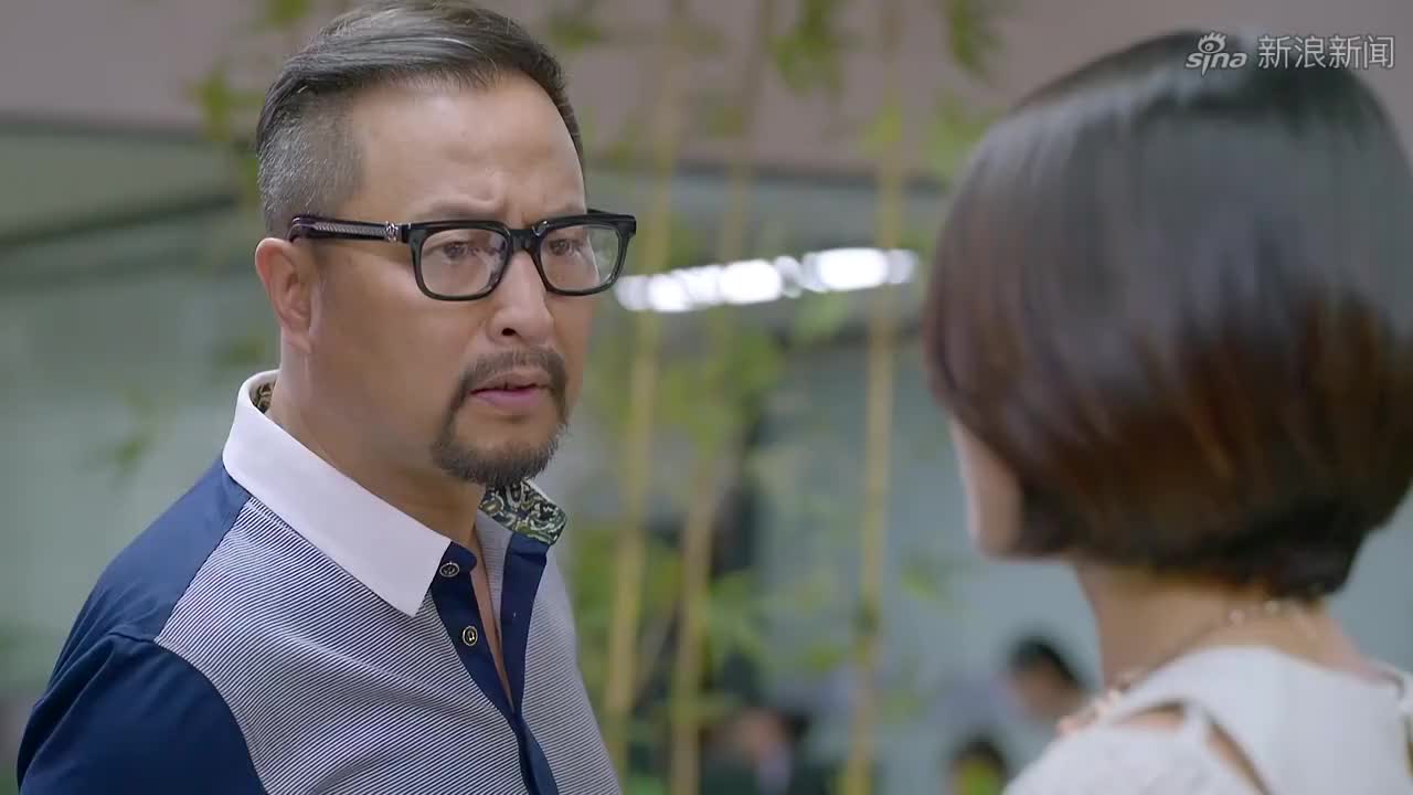 待嫁老爸:苏达一大小伙子,被母亲拿鸡毛掸子堵家里太惨了