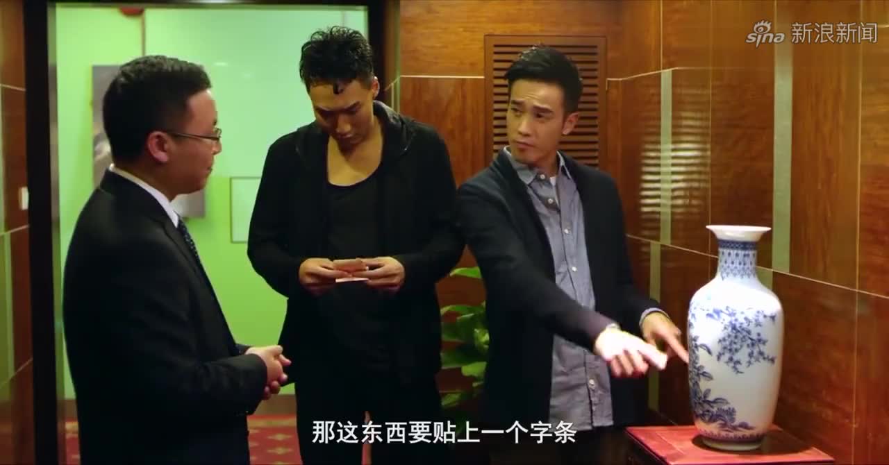 赌场里有人出老千,赌神一眼就看出来了,原来是用了完美洗牌法!