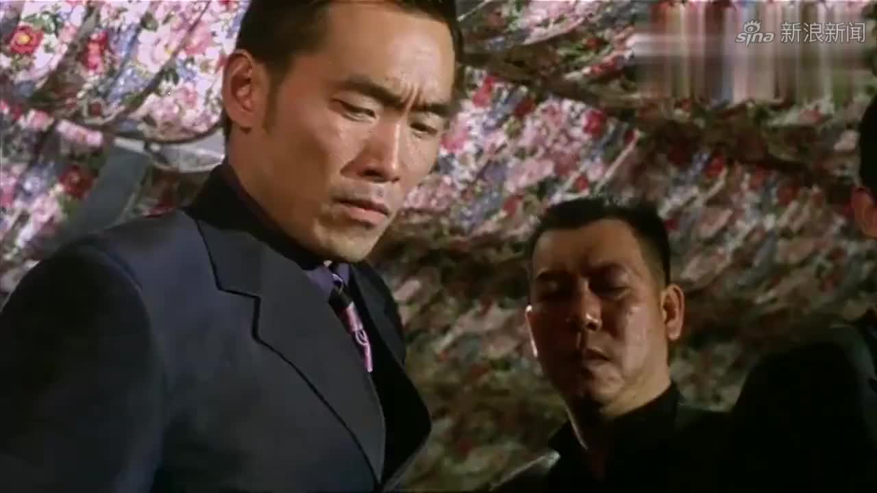 龙在江湖:眉叔骗小弟说出情报,下秒立马动刀,太残忍!