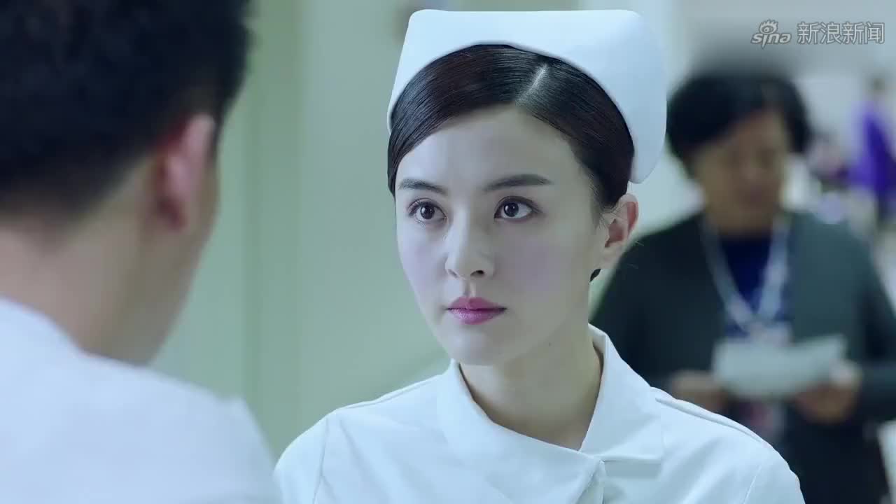 急诊科医生:富二代患者痴情女护士,送她亲手定制项链,实在深情