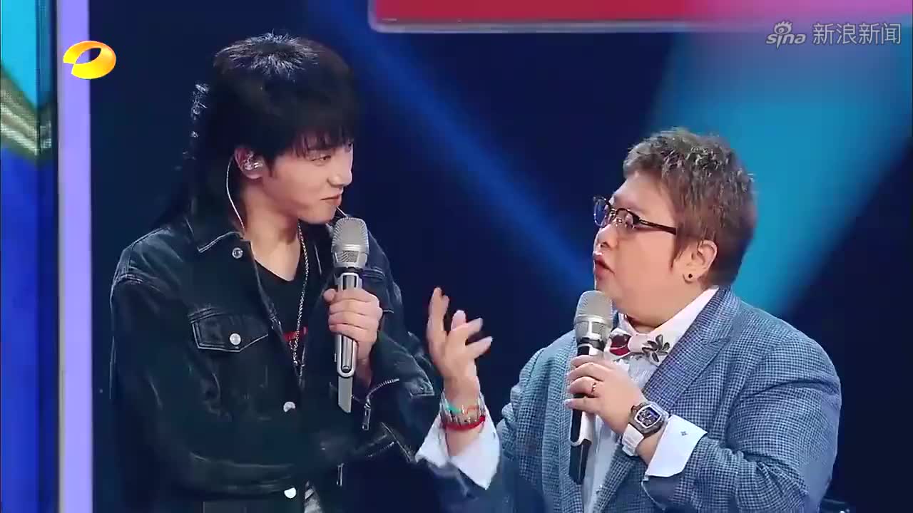 百变大咖秀:王祖蓝模仿华晨宇,细节动作太到位