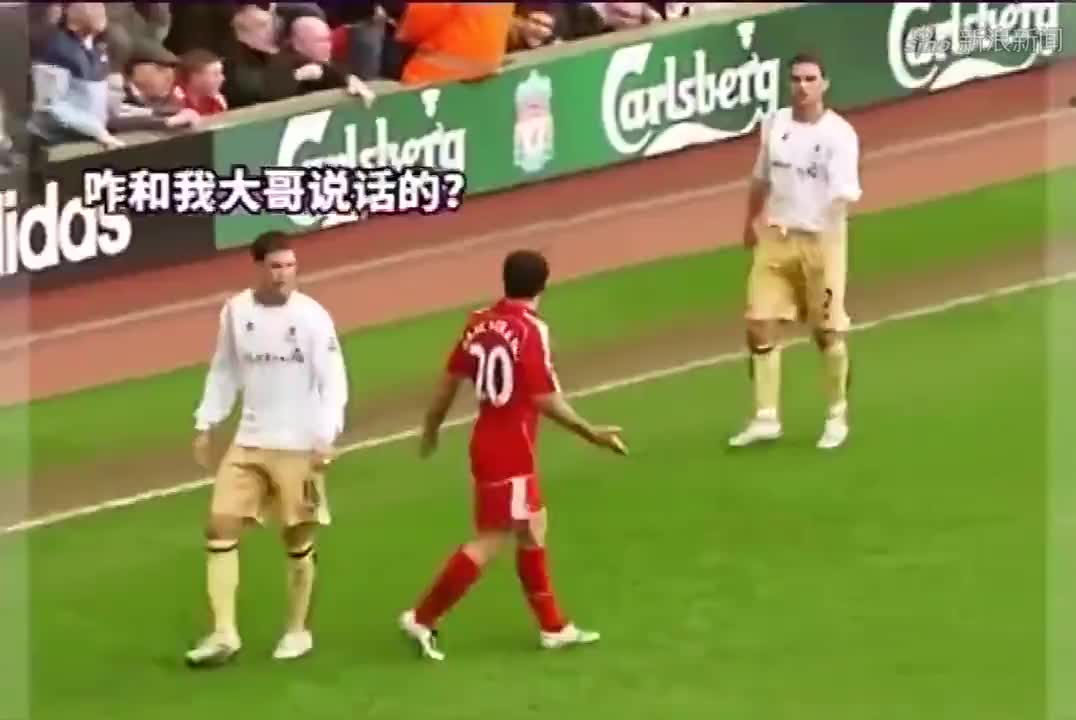 什么叫狠人,狠人就是再危险也能微笑面对