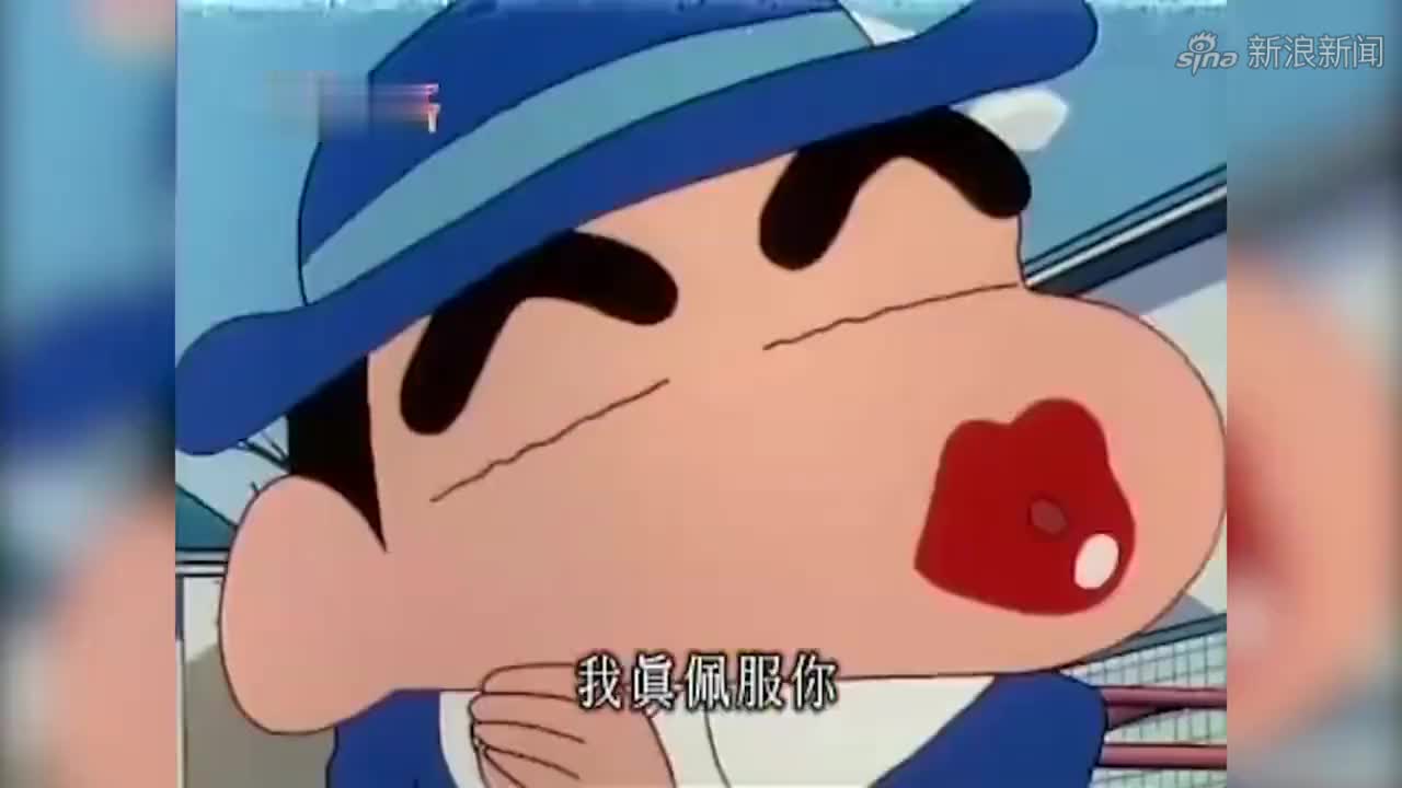 蜡笔小新:小新涂口红,还告诉小爱应该像他这样才行.